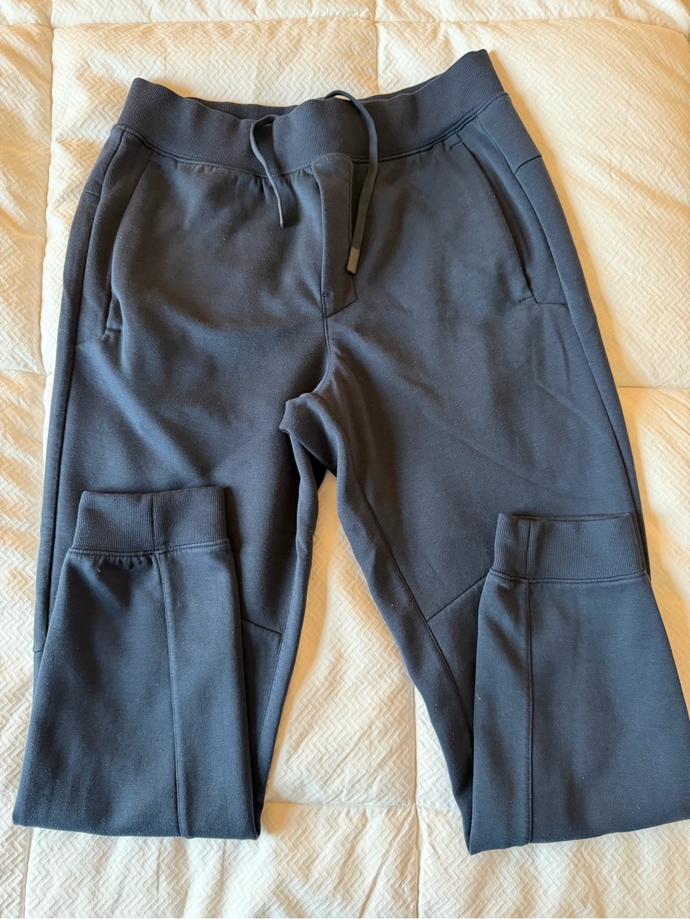 Vuori Men's blue Jogger Sweatpants with Drawstring